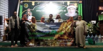 Manqiban di Pesantren Hidayatul Hikmah diisi santunan anak yatim oleh IKWI PWI Kabupaten Bandung.