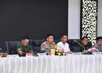 Kapolda Jabar Irjen Pol Dr. Akhmad Wiyagus, S.I.K., M.Si., M.M. membuka Rapat Koordinasi Lintas Sektoral Operasi Ketupat Lodaya 2024 dalam rangka pengamanan Idul Fitri 1445 H Tahun 2024.