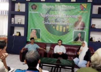 Ngabuburit Bareng Kadis Kominfo Kabupaten Bandung" di Sekretariat PWI Kabupaten Bandung.