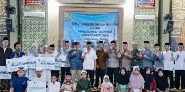 Berkah Ramadhan, Bupati Karawang Bagikan Santunan Anak Yatim di Hari Pertama Puasa