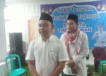 Politisi  Demokrat H Oma MR Berserta Relawan Buka Puasa Bersama  Sekaligus Santuni Yatim dan Jompo.