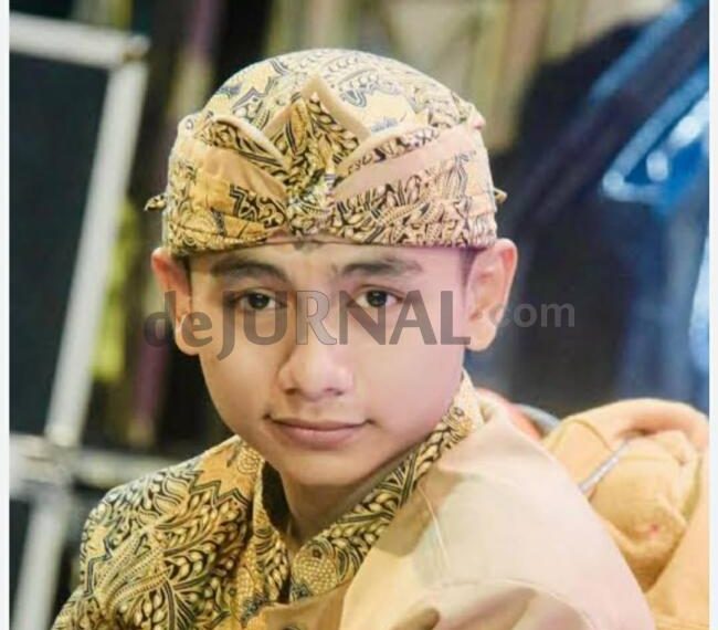 Dalang Khanha Sandhika Ade Kosasih Sunarya.