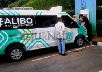 Angkutan Kota Listrik Bogor (ALIBO).