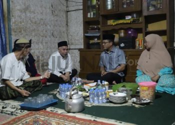 Bunga Desa, Bupati Bandung bersama Bunda Bedas Nginap di Rumah Warga Tak Layak Huni