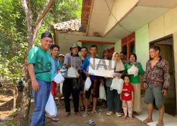 PLN UP3 Tasikmalaya Salurkan Hewan Kurban Melalui Program Tebar Berkah Daging Kurban 1445 H