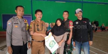 Pemdes Pakutandang Salurkan Secara Langsung Bantuan Pangan Beras 10 Kg Kepada 1.300 KPM
