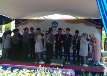 SMPN 1 Ciparay Gelar Wisuda dan Pelepasan Siswa kelas IX Disambut Meriah Tarian Ibu – Ibu Pengajar