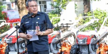 Dorong Peningkatan Produksi Pertanian, Pemkab Purwakarta Distribusikan Bantuan Mesin Traktor