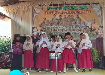 Tampilkan Budaya Sunda Pentas Kreasi Seni SDN Papakserang Pelepasan Kelas VI Dan Kenaikan Kelas