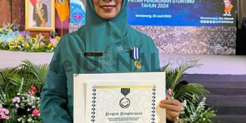 Hj. Emma Dety Raih Penghargaan Manggala Karya Kencana dari BKKBN