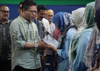 Bupati Bandung Apresiasi Pemerintah Desa, 55 KPM Warga Cileunyi Wètan Terima BLT  dari ADD dan ADPD
