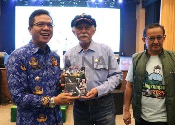 Di Acara Hari Lingkungan, Buku Pustaka Pohon Karya Eyang Memet Diluncurkan