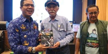 Di Acara  Hari Lingkungan, Buku Pustaka Pohon Karya Eyang Memet Diluncurkan