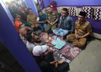 Bupati Bandung Bertakziyah ke Rumah Duka Korban Pembunuhan