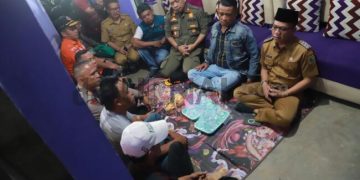 Bupati Bandung Bertakziyah ke Rumah Duka Korban Pembunuhan