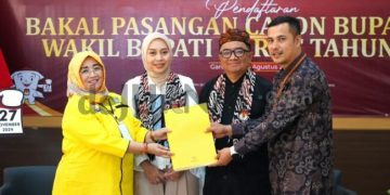 Diusung 11 Partai, Syakur – Putri Daftar ke KPU Garut di Hari Kedua Pendaftaran