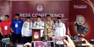 13 Partai Hantarkan Pasangan Cabup-Cawabup Iyos-Zainul Mendaftar Ke KPU Untuk Menuju Kabupaten Sukabumi Lebih BaikMenuju