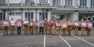 BPKD Berikan Hadiah Atas Keberhasilan Penilaian Kinerja Daerah dan Desa