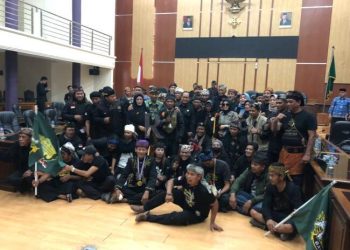 DKKC Geruduk Gedung DPRD Minta Keadilan Wafatnya Wawakil Raja Galuh