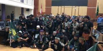 DKKC Geruduk Gedung DPRD Minta Keadilan Wafatnya Wawakil Raja Galuh