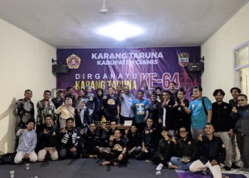 Foto : Anggota Karang Taruna Ciamis Berfoto Bersama Di Acara HUT Karang Taruna Ke 64