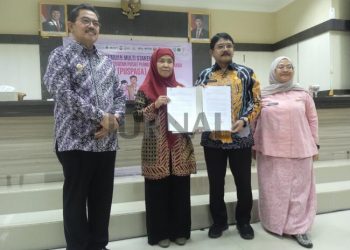 Foto : PJ Bupati Ciamis, H Engkus Sutisna membuka kegiatan Pertemuan Multi Stakeholder dalam rangka Penguatan Pusat Pembelajaran Keluarga