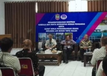 Foto: Ist/ Rapat Kerja Dan Penandatanganan Fakta Integritas Dewan Pengawas Perumdam Tirta Galuh