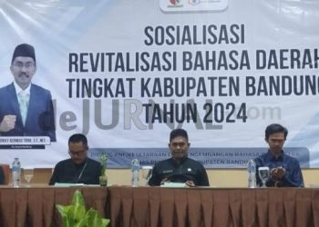 Buka Sosialisasi Revitalisasi Bahasa Daerah Kadisdik Kabupaten Bandung:  Menginspirasi Guru untuk Lebih Inovatif