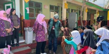 Kantor ATR/BPN Kabupaten Bandung Bantu Warga Desa Cihawuk Yang Terdampak Gempa Bumi
