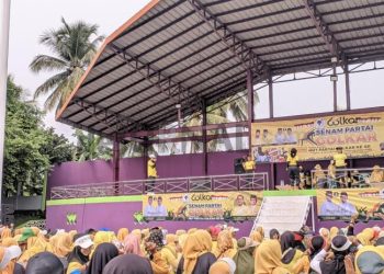 Foto : Ist/ Ratusan Peserta Senam Golkar Padati Lapang Lokasana Sabtu (6/11/2024)