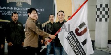 Foto : Ist / Yosep Trisna Wartawan Metro Tv Ciamis kembali terpilih menjadi ketua IJTI Galuh Raya Periode 2024-2027 berdasarkan hasil rapat pleno Muskorda di Gedung Kesenian Ciamis, Selasa (19/11/2024)