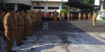 Foto: Pj. Bupati Ciamis Budi Waluya Pimpin Upacara Peringatan Hari Kesehatan Nasional Ke-60 Di Halaman Kantor Dinkes Ciamis . Selasa (12/11/2024)
