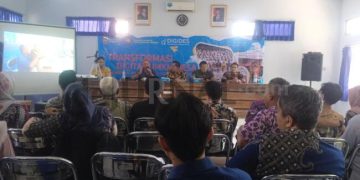 Foto : Akademi Maritim (AKMI) Suaka Bahari Cirebon menggelar program Transformasi UMKM Digital Desa di Aula Kecamatan Baregbeg, Kamis (21/11/2024)
