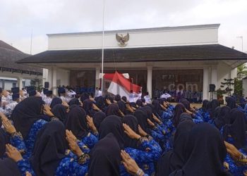 Foto : PJ. bupati Ciamis, Pimpin Upacara HUT Korpri, HUT PGRI, Hari Guru dan Hari Kesehatan Nasional di pendopo Jumat (29/11/2024)