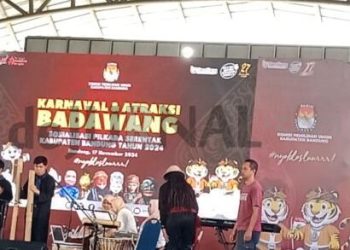 KPU Sosialisasikan Pilkada Serentak 2024 dengan Karnaval dan Penampilan Kesenian Badawang