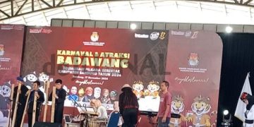 KPU Sosialisasikan Pilkada Serentak 2024 dengan Karnaval dan Penampilan Kesenian Badawang