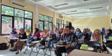 Foto : Dinas Kesehatan Kabupaten Ciamis menggelar kegiatan pertemuan bersama Apoteker Puskesmas di akhir tahun 2024 se Kabupaten guna membahas Program Rujuk Balik (PRB) di Aula Dinkes Ciamis. Jumat (27/12/2024).