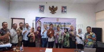 Foto : Pemerintah Kabupaten (Pemkab) Ciamis melalui Dinas Tenaga Kerja (Disnaker) menggelar rapat pleno bersama pengusaha dan serikat pekerja, Kamis (12/12/2024).