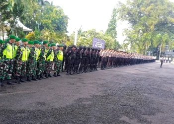 Foto : Apel Gelar Pasukan Operasi Lilin Lodaya 2024 di halaman Pendopo Bupati Ciamis, Jawa Barat. Jum'at (20/12/2024).