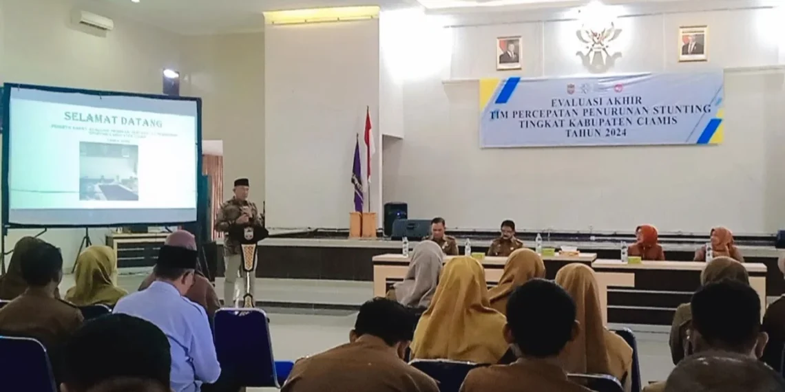 DP2KBP3A menggelar Rapat Koordinasi Evaluasi Akhir Tim Percepatan Penurunan Stunting Tingkat Kabupaten Ciamis Tahun 2024. Di Aula STIKES Muhammadiyah Ciamis. Senin (23/12/2024).