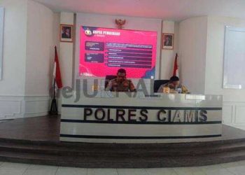 Foto : Polres Ciamis menggelar Konferensi Pers Akhir Tahun 2024 di Aula Pesat Gatra Mapolres Ciamis. Senin (30/12/2024)