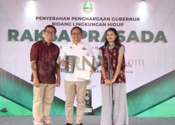 Bupati Dadang Supriatna Raih Penghargaan Bidang Lingkungan dari Pemprov Jabar