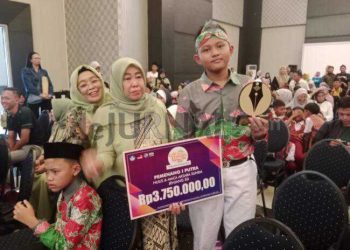 Muhammad Fathir dari SDN Soreang 01 Juara Pertama Lomba Maca & Nulis Aksara Sunda FTBI Tingkat Jabar, Siap ke Tingkat Nasional