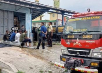Foto : gudang PDAM tempat menyimpan aksesoris yang berlokasi di Jalan Jenderal Sudirman, Kecamatan Ciamis, pada pukul 15.53 WIB Senin (13/01/2025) sore mengalami kebakaran.
