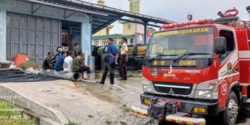 Foto : gudang PDAM tempat menyimpan aksesoris yang berlokasi di Jalan Jenderal Sudirman, Kecamatan Ciamis, pada pukul 15.53 WIB Senin (13/01/2025) sore mengalami kebakaran.
