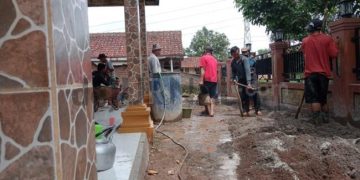 Masyarakat Kampung Cileubak Gotong – Royong Bangun Tempat Sarana Ibadah
