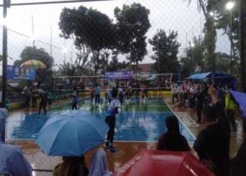 Turnamen Bola Voli Golkar Cup ke 3 PK Partai Golkar Karangpawitan, Antusias Pemain dan Penonton Tinggi Kendati Diguyur Hujan