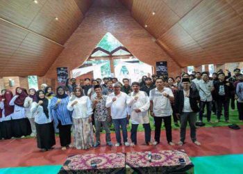 Foto : Bawaslu Ciamis berfoto bersama peserta