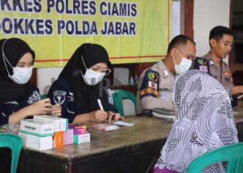 Ciptakan Ciamis Harmonis Polres Ciamis Gelar Ngariung Bareng dan Bhakti Kesehatan di Desa Selasari