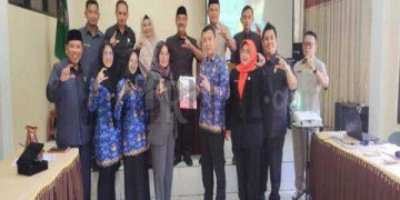 Foto : ist Kepala Bidang P2P, Edis Herdis berfoto bersama usai kegiatan